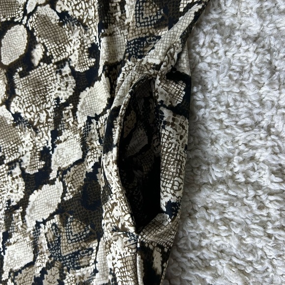 Women’s XL Snake Print Short Sleeve Dress - Picture 4 of 7